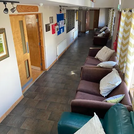 Ostello Breesy Community Centre *